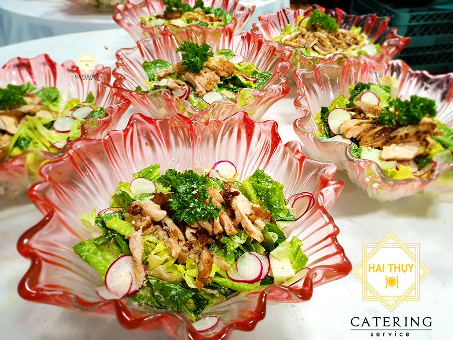Salad ceasar gà nướng - món khai vị tuyệt vời