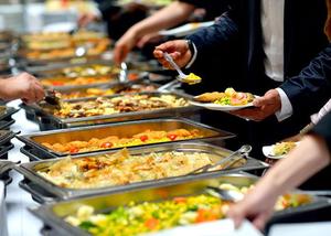 Đặt tiệc buffet lưu động – Đơn giản, chu đáo, hiệu quả 