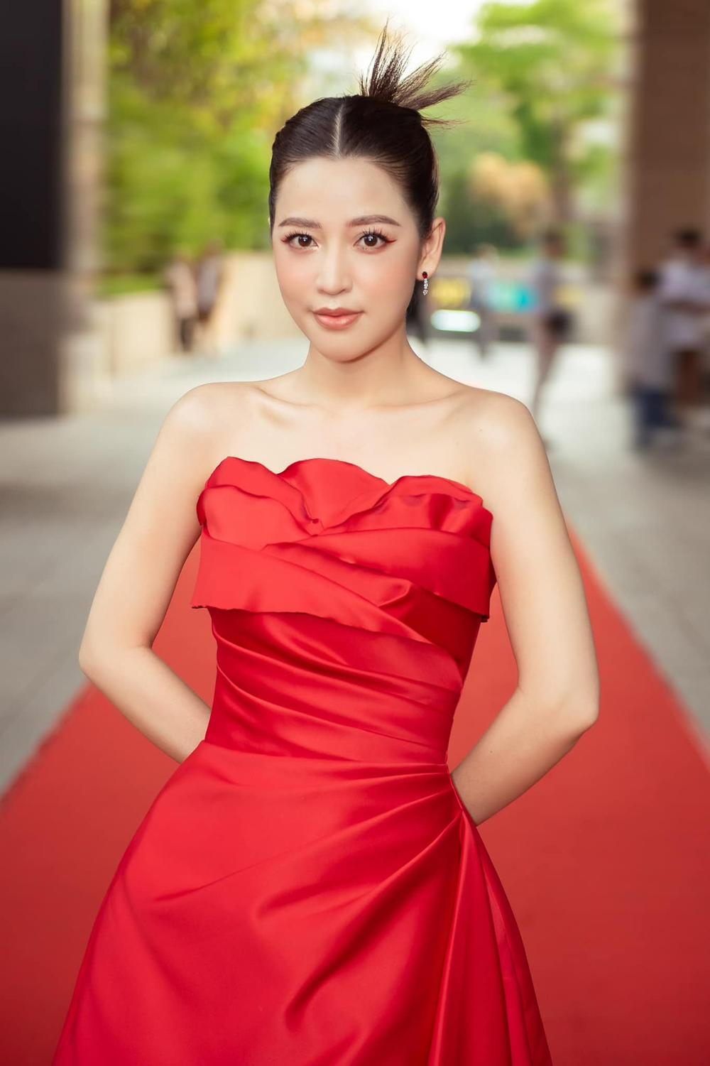 Puka - mỹ nhân làng hài từng là tiểu thư cành vàng lá ngọc