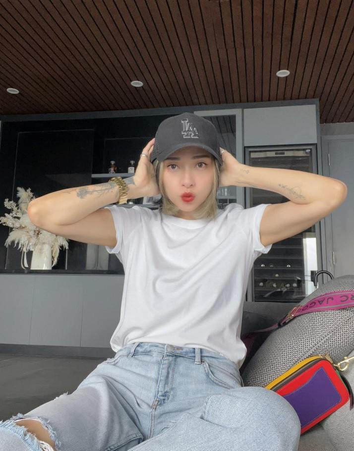 Thay đổi phong cách, Ngô Thanh Vân trẻ đẹp hơn sau đám cưới