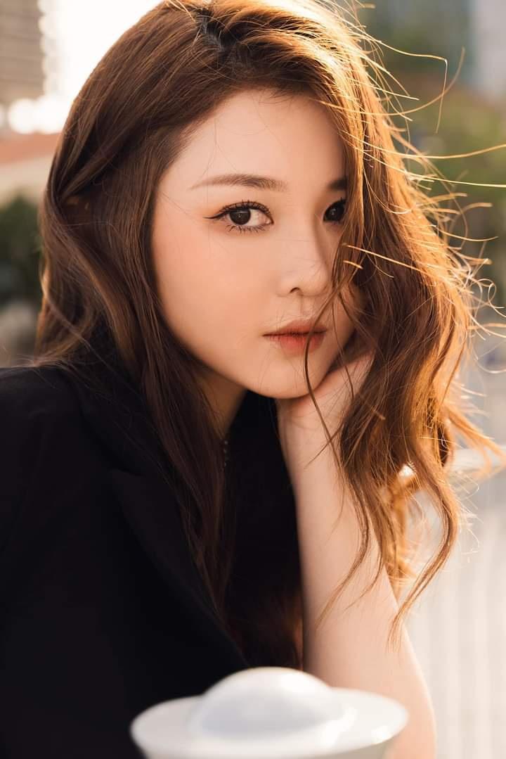 'Hot girl' Ribi Sachi, từ cử nhân quản lý giáo dục trở thành diễn viên nổi tiếng