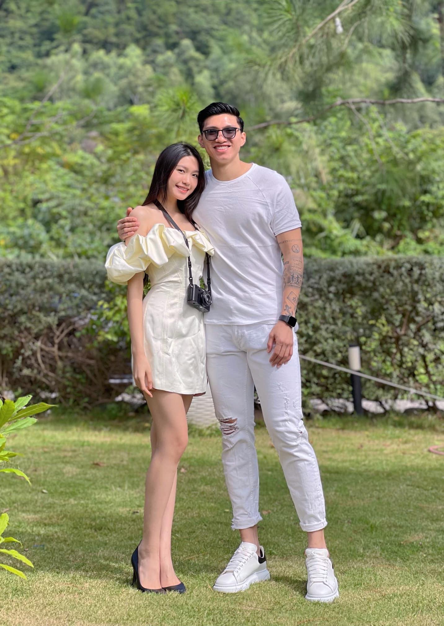 Nhan sắc xinh đẹp của bạn gái cầu thủ Đoàn Văn Hậu