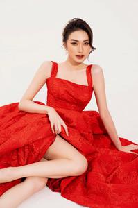 Nhan sắc xinh đẹp của bạn gái cầu thủ Đoàn Văn Hậu
