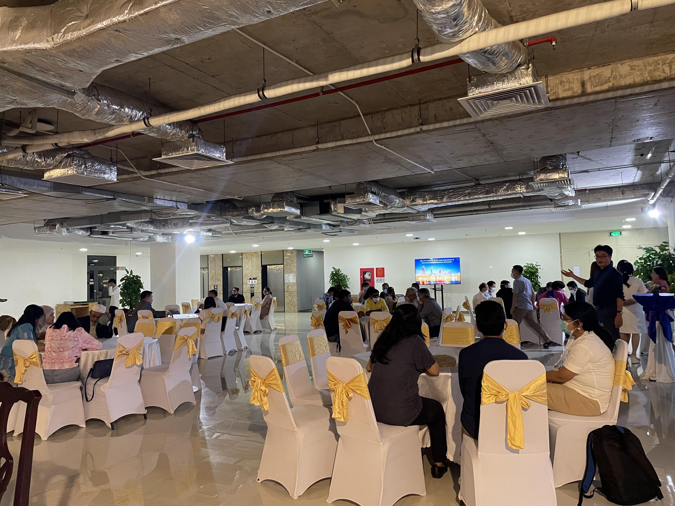 Mẹo tổ chức tiệc đính hôn đơn giản và tiết kiệm